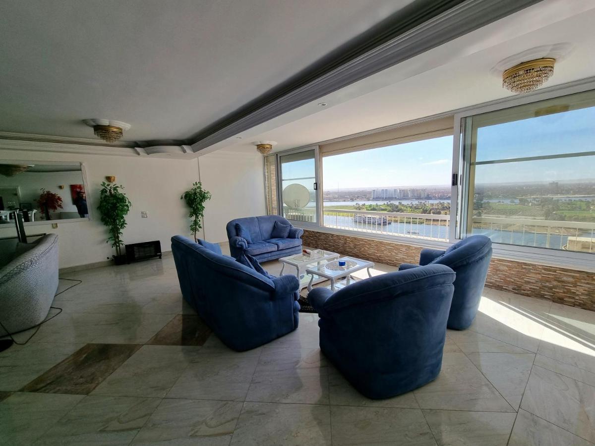 Amazing Nile View And Pyramids Apartment Kairo Exteriör bild